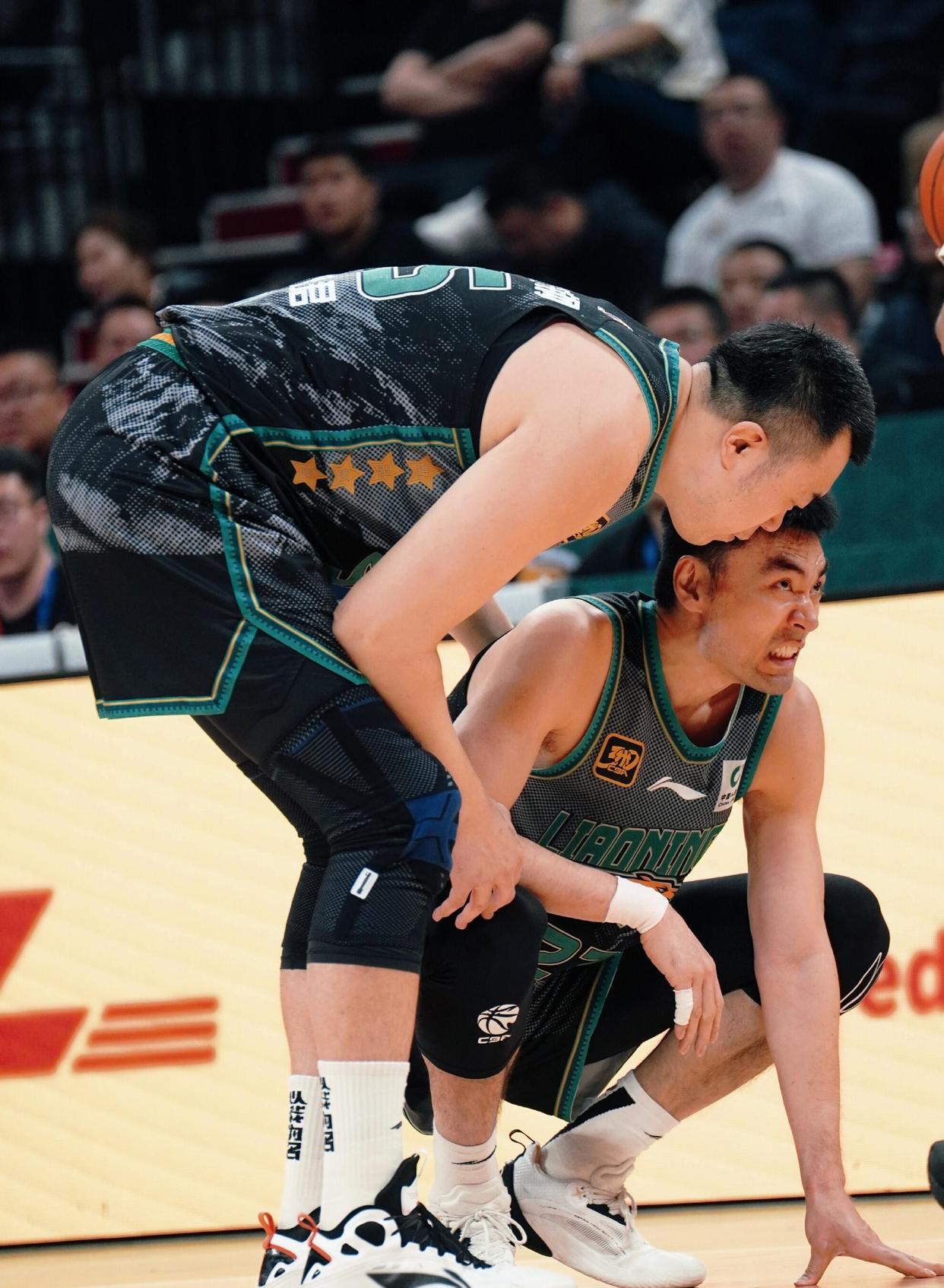 英雄联盟世界杯-CBA常规赛赛程吃紧，里尔转会期回应争议，底气十足，阵容厚度经受考验(cba转会官网)